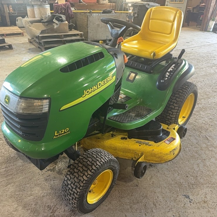 JOHN DEERE L120