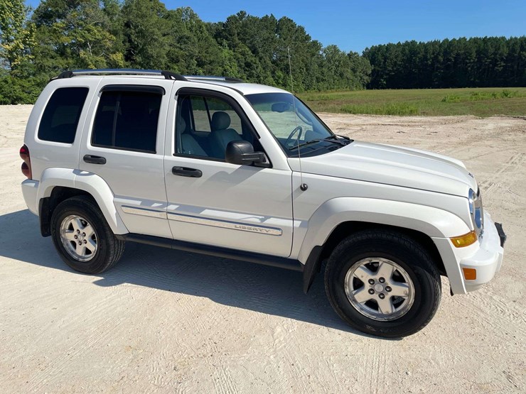 2005-jeep-liberty-image-4