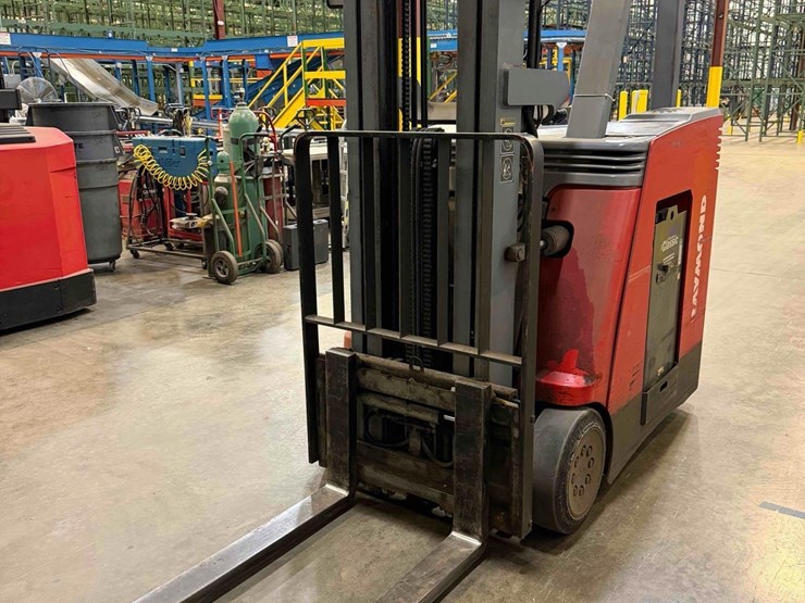 raymond-dss350tt-forklift-image-2