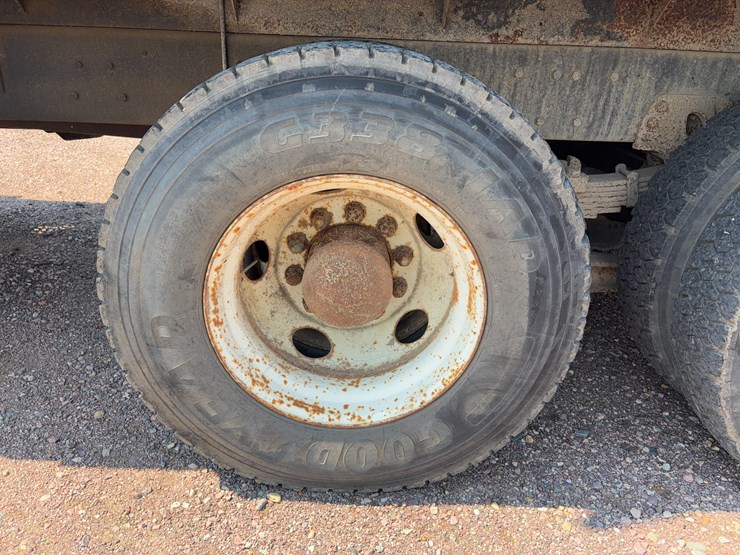 1995-ford-l9000-image-58