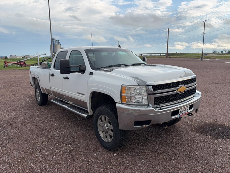 2014-chevrolet-silverado-2500-image-3