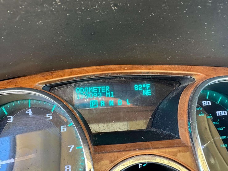 2012-buick-enclave-image-35