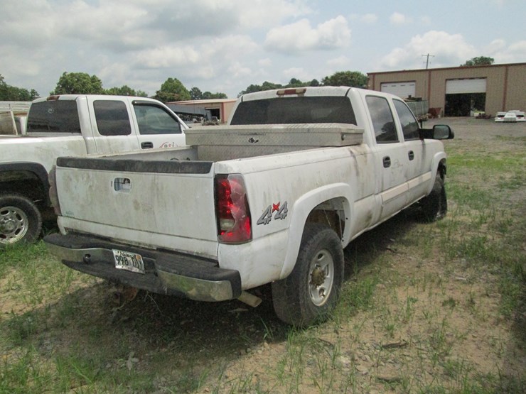 2005-gmc-2500hd-image-4