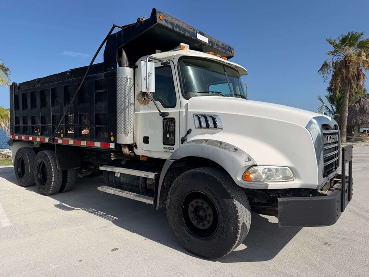 2006-mack-granite-ct713-image-3