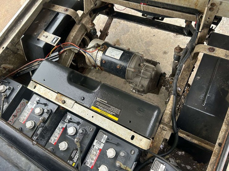 2014-club-car-turf-2-image-23