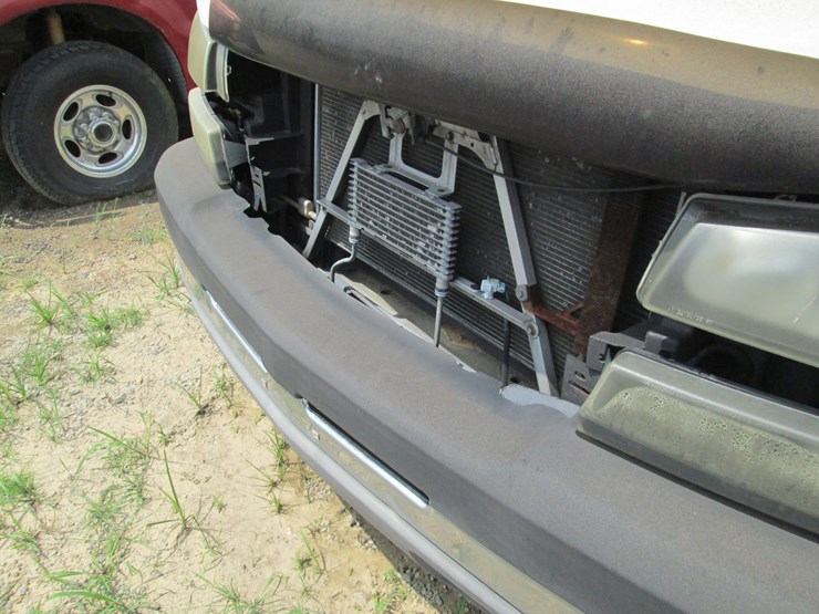 2005-gmc-2500hd-image-15
