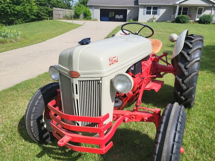1951-ford-8n-image-9