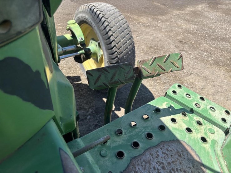 john-deere-1070-image-32