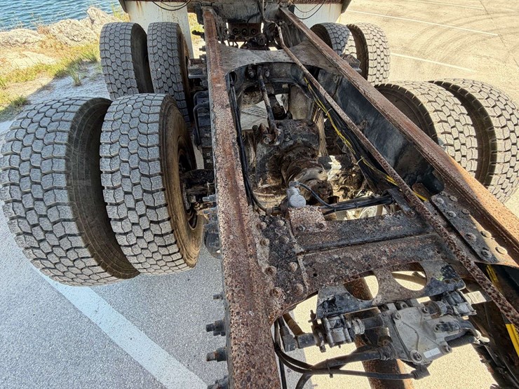 2006-mack-granite-ct713-image-37
