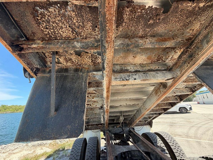 2006-mack-granite-ct713-image-36