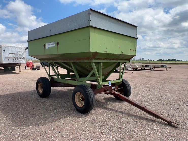 parker-5010b-gravity-wagon-image-3