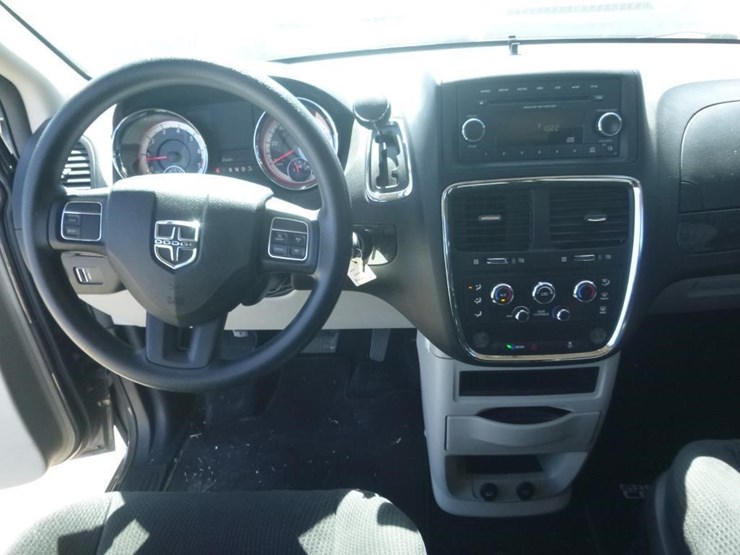 2017-dodge-grand-caravan-image-9