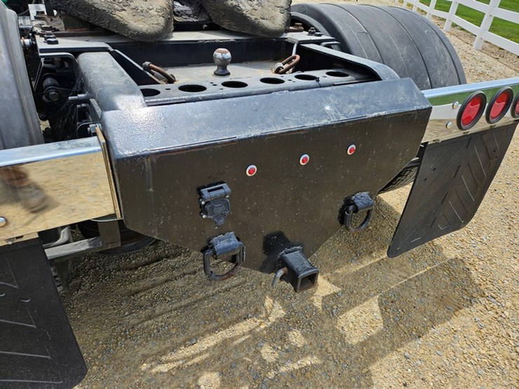 2011-case-ih-4400-image-22