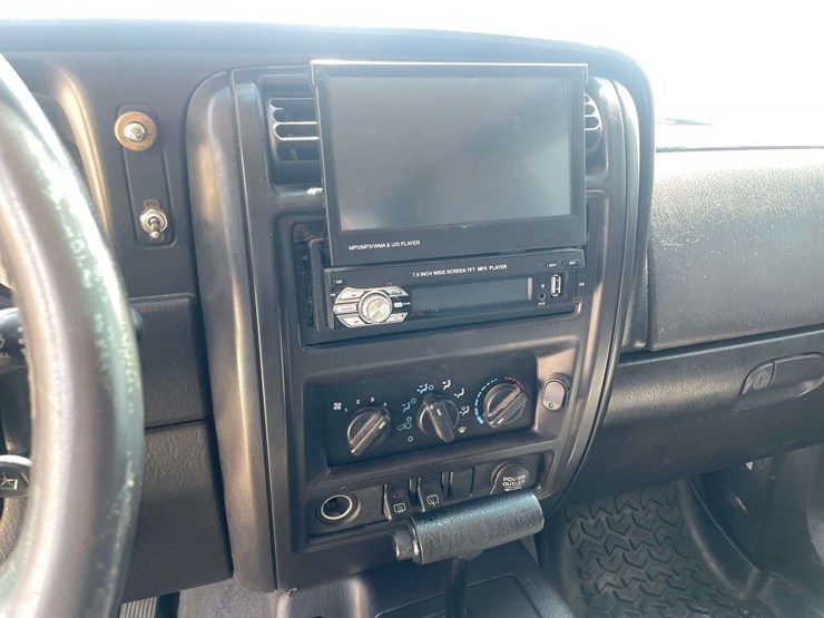 2000-jeep-cherokee-image-13