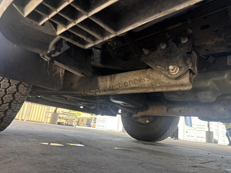 2004-ford-f350-image-28