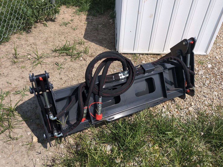 (1)-wolverine-mini-skid-steer-combination-bucket-mcb-11-48w-image-5