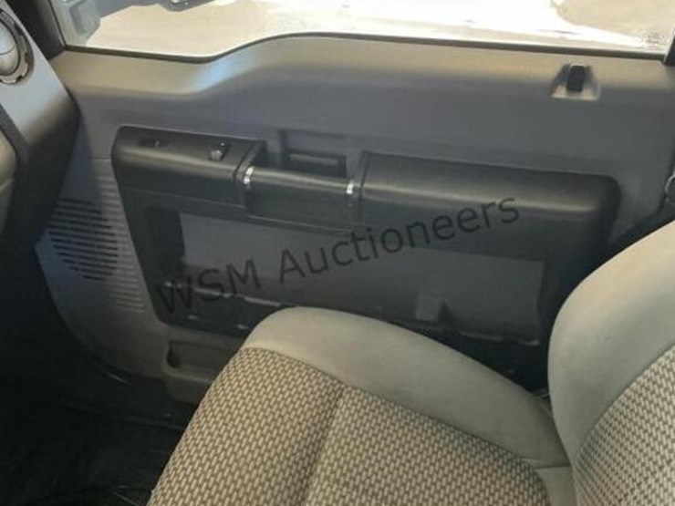 2014-ford-f550-image-22