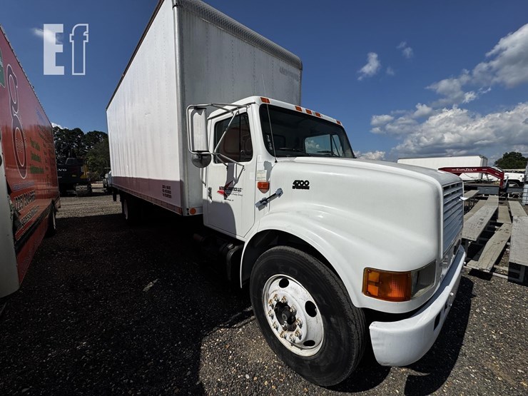 2000-international-4700-image-3
