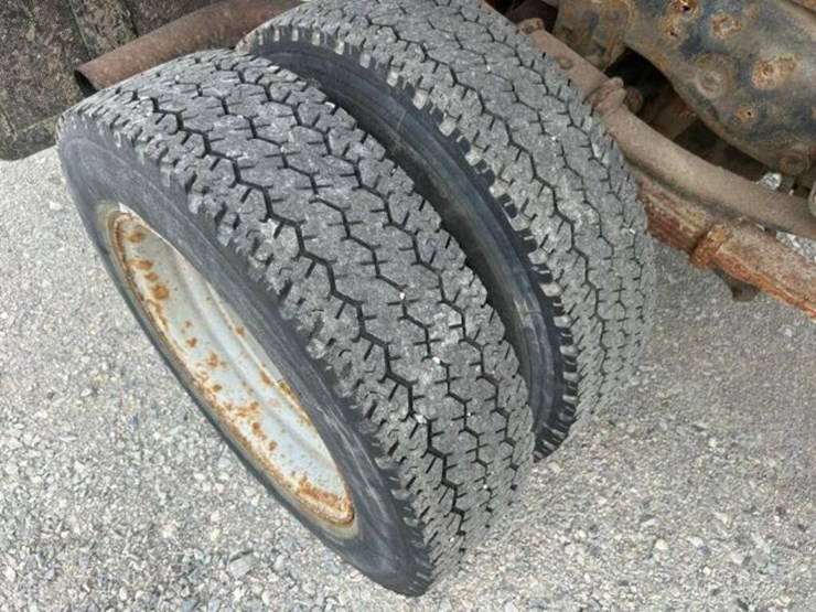 2002-ford-f550-image-68