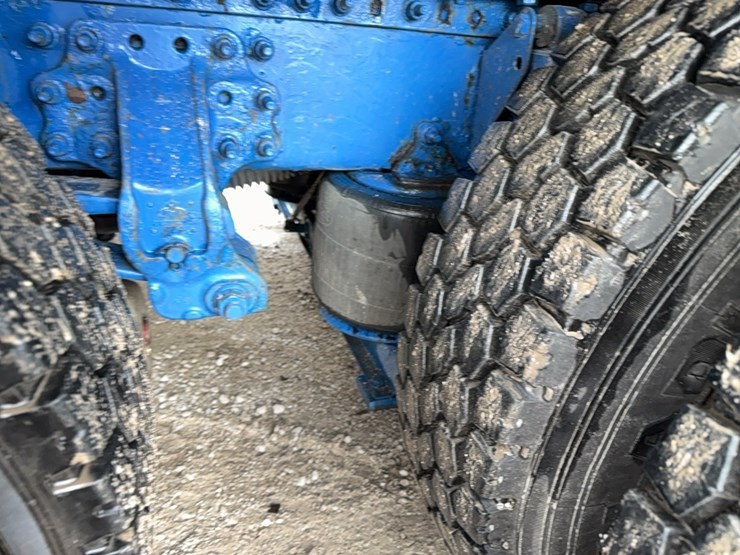 2012-mack-cxu613-image-12