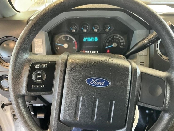 2014-ford-f550-image-17