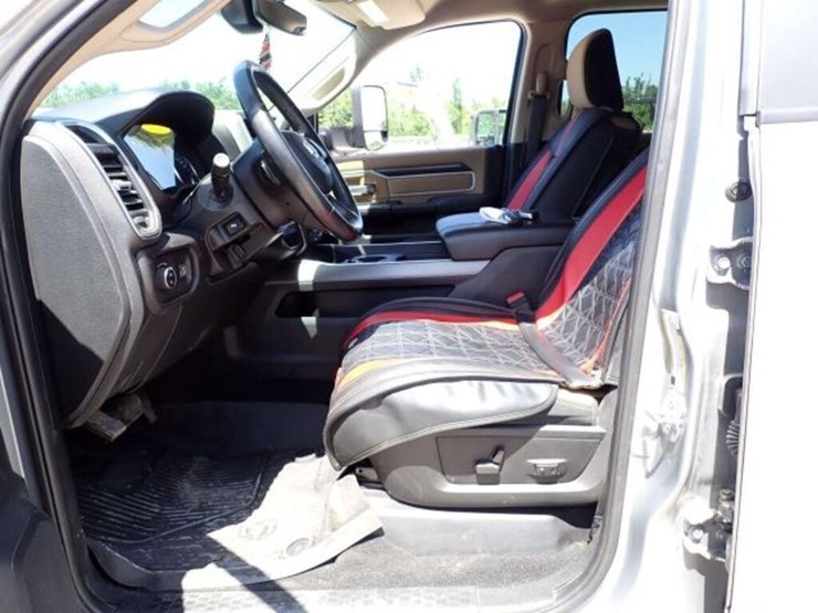 2022-dodge-ram-5500-image-13