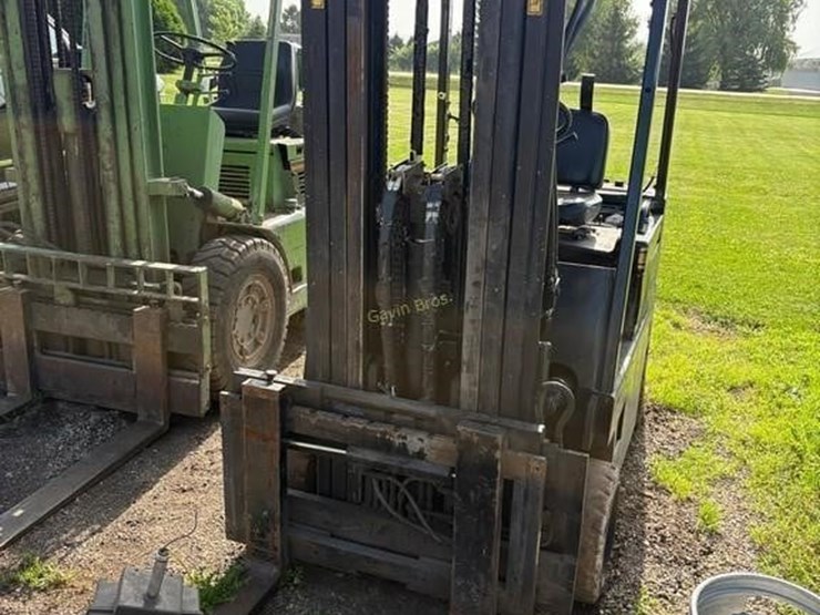 caterpillar-industrial-499a-forklift-image-7