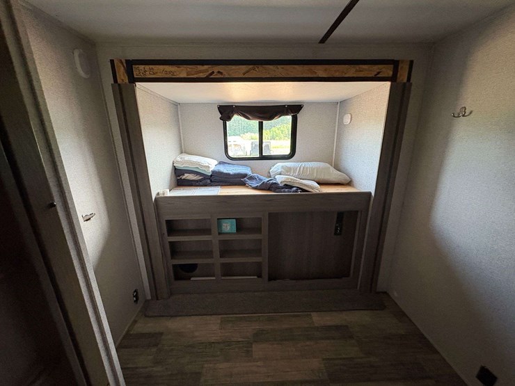 2021-keystone-volante-40'-5th-wheel-travel-trailer-image-20