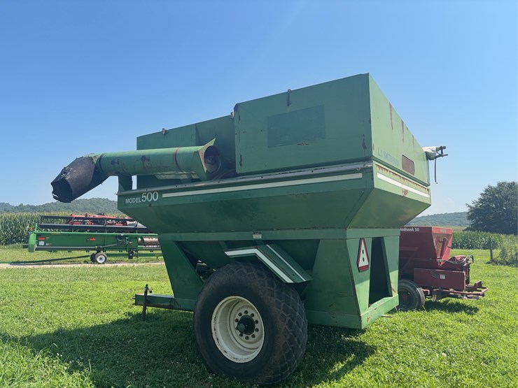 ez-trail-model-500-grain-cart.-image-1