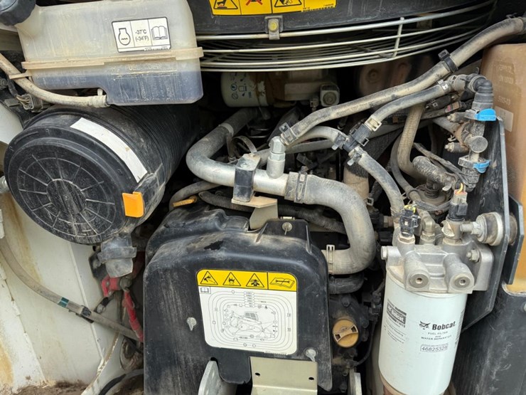 2020-bobcat-t76-image-15