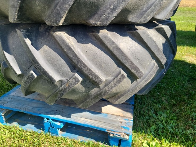 (1)-pair-of-18.4-28-t-rail-duals-w/hardware-image-9