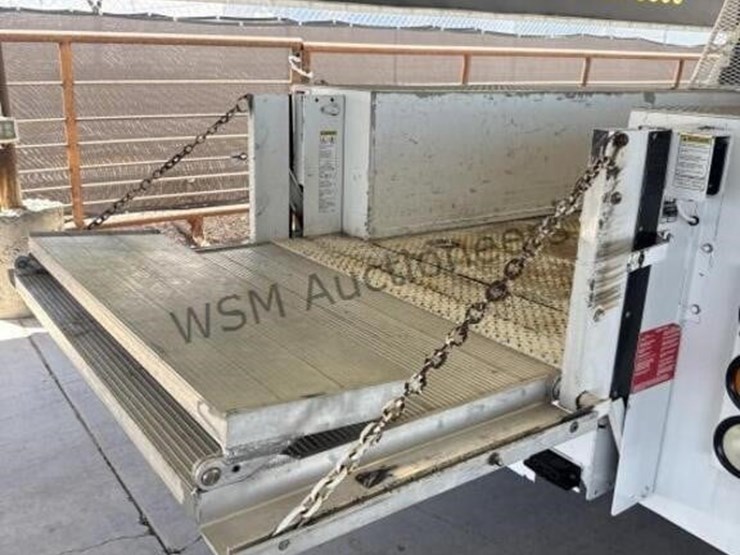2004-ford-f350-image-13
