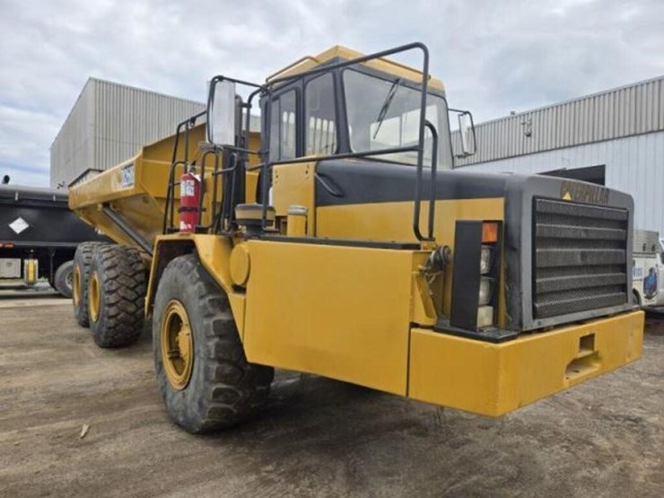 1996-caterpillar-d250e-image-4