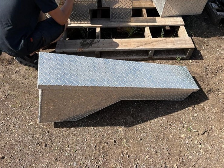side-truck-toolbox-image-2