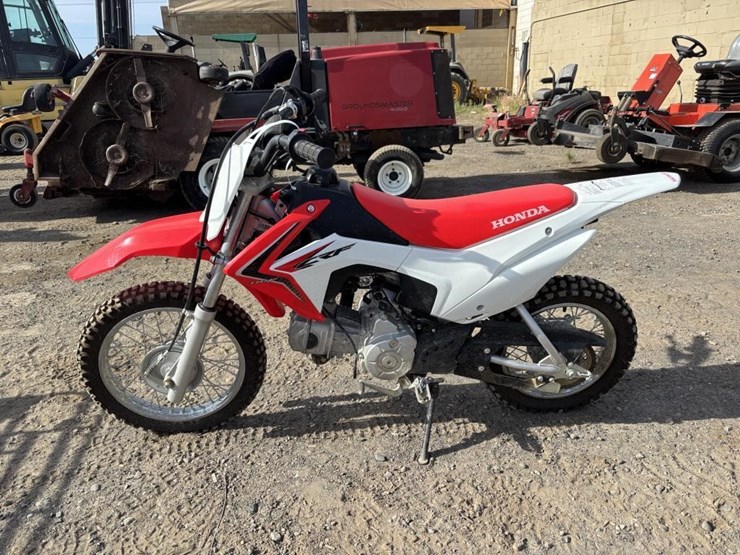 2016-honda-crf110-dirt-bike-image-5