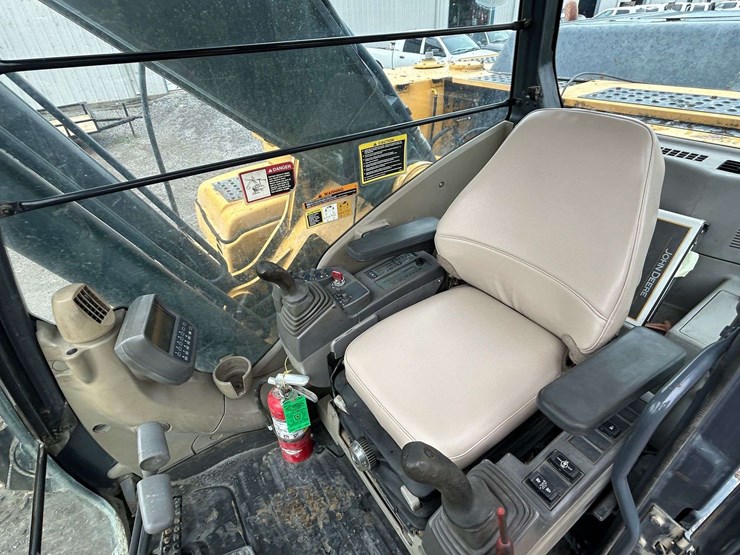 2006-deere-350d-lc-image-67