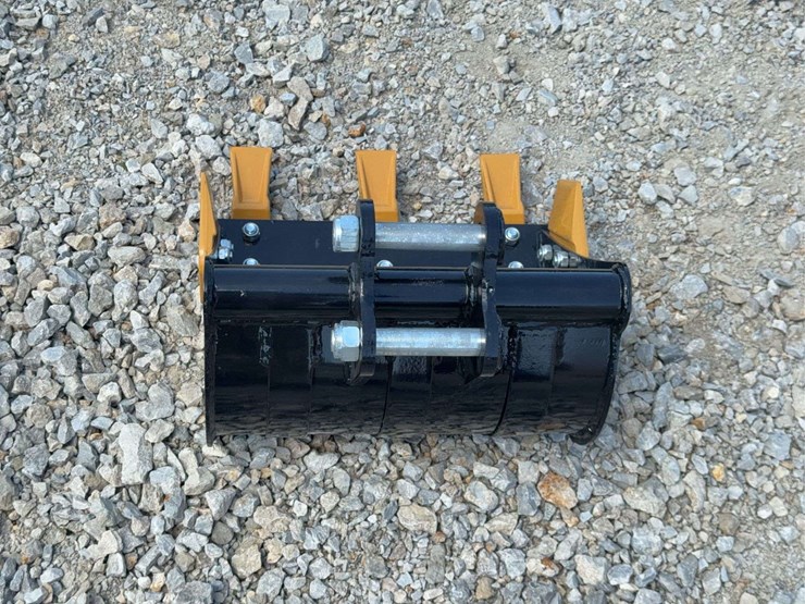 15”-mini-excavator-bucket-image-3