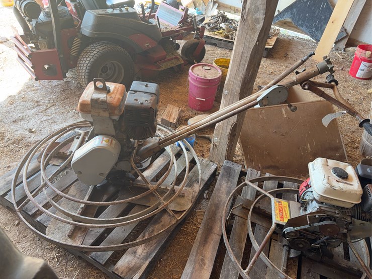 stone-construction-equipment-48"-trowler-with-honda-engine.-image-2