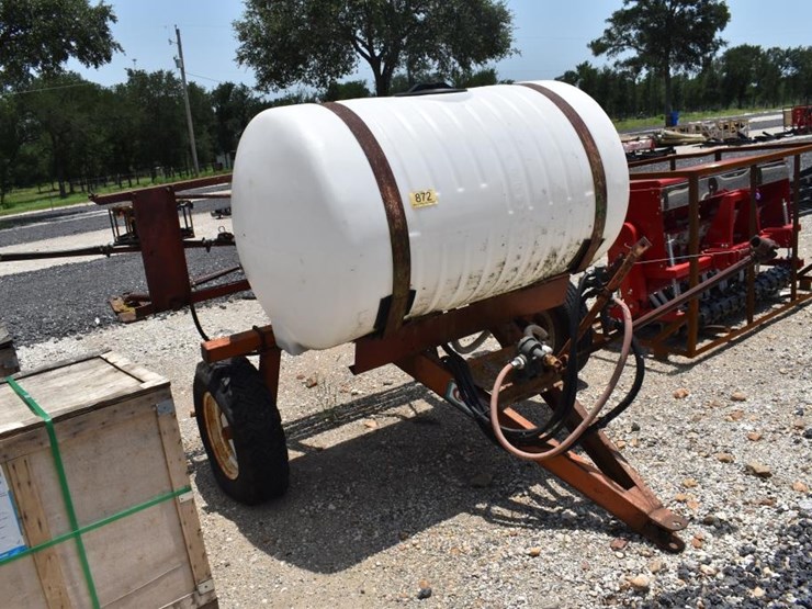 clark-3000-gallon-spray-rig-image-1