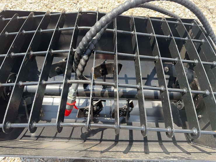 35”-hydraulic-mini-skid-steer-mixing-bucket-image-6