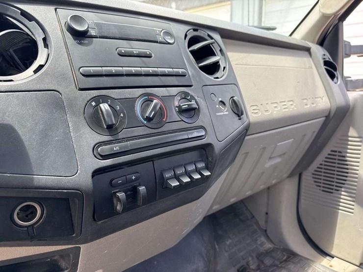 2010-ford-f350-image-15