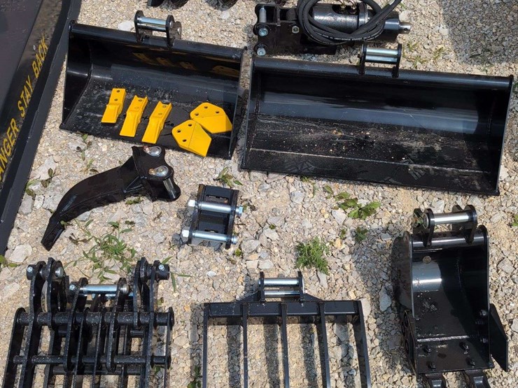 mini-excavator-attachment-kit-image-1