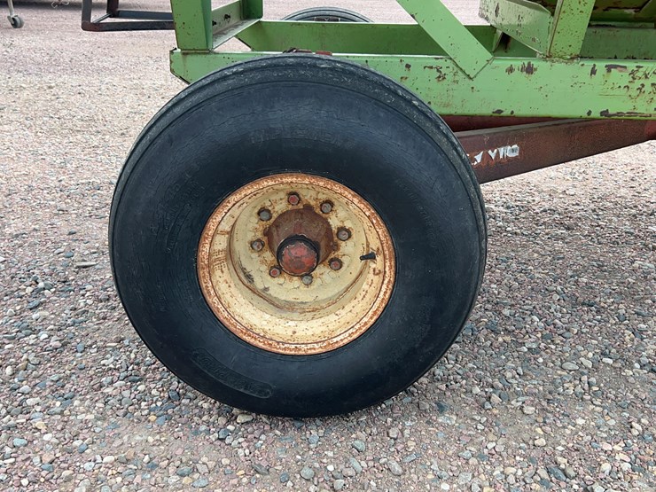 parker-5010b-gravity-wagon-image-14