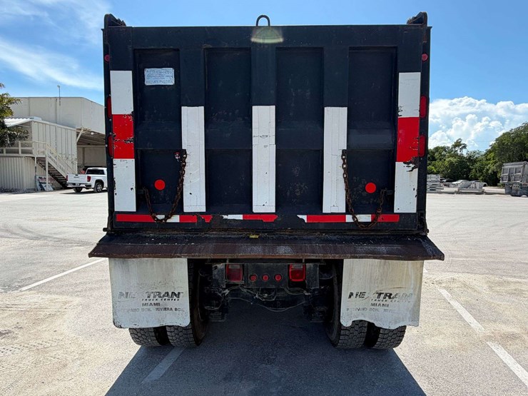 2006-mack-granite-ct713-image-9