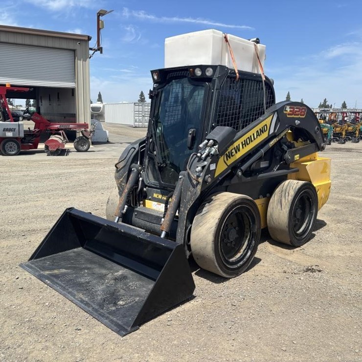 2021 NEW HOLLAND L328