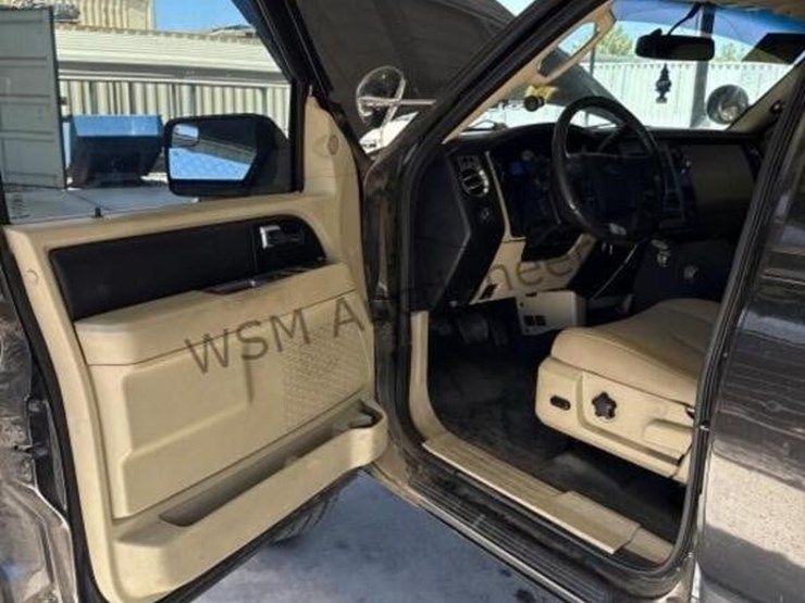 2015-ford-expedition-image-24