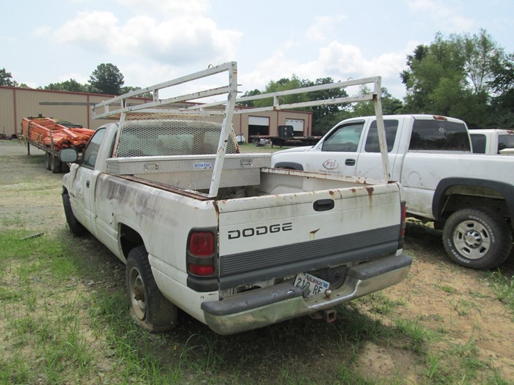 1999-dodge-2500-image-4