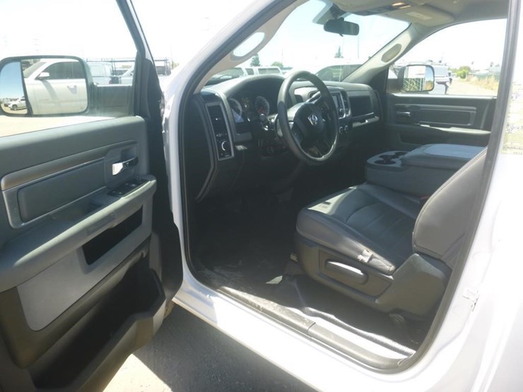 2018-dodge-2500-image-10