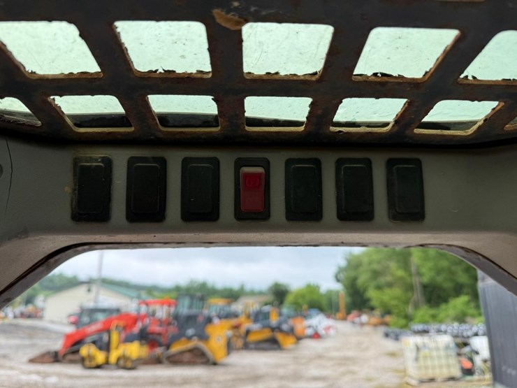 bobcat-t190-image-25