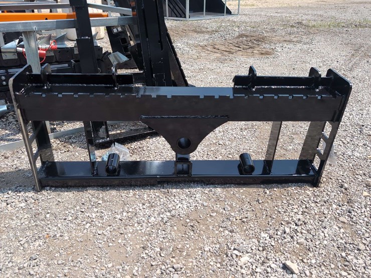 (1)-wolverine-skid-steer-attachment-pff1-13-45w-image-1
